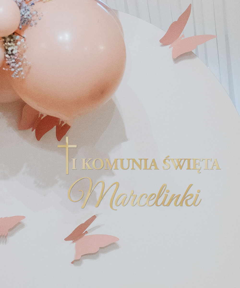 Napis na ściankę balonową na komunię - personalizowana naklejka
