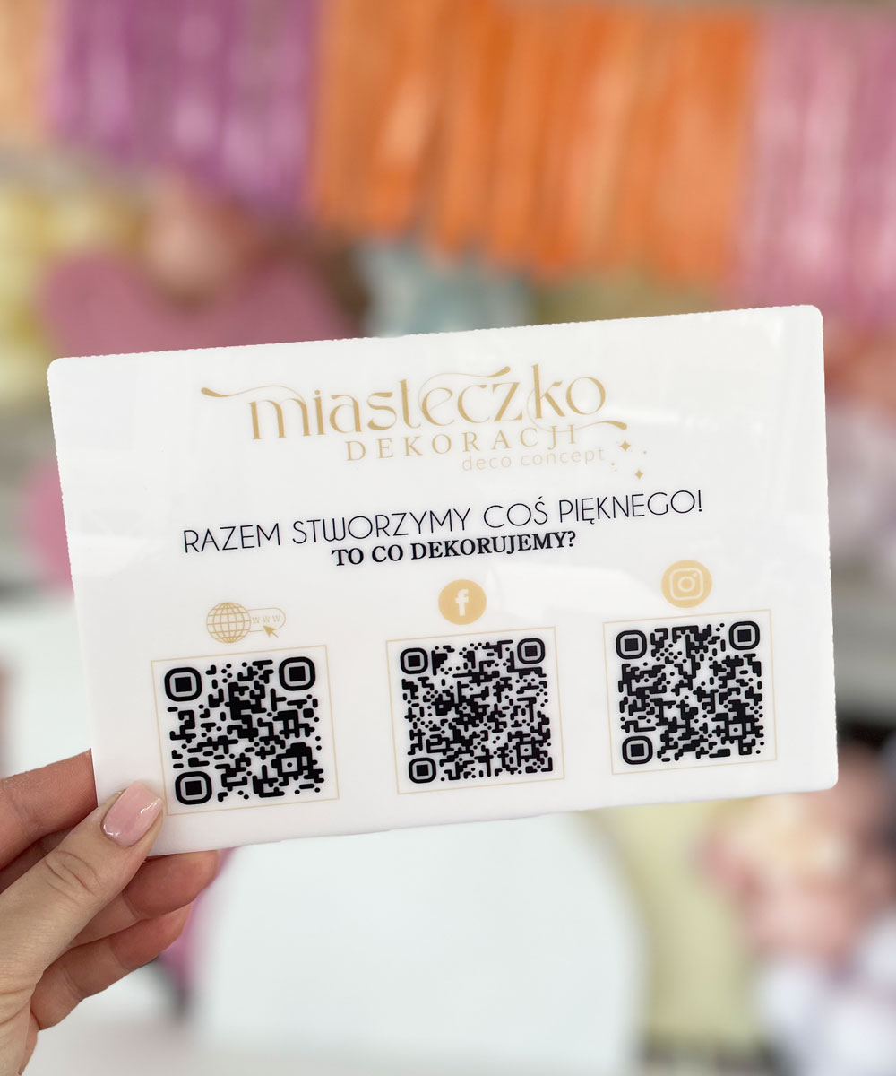 Personalizowana Tabliczka social media z logo i kodem QR dla dekoratora